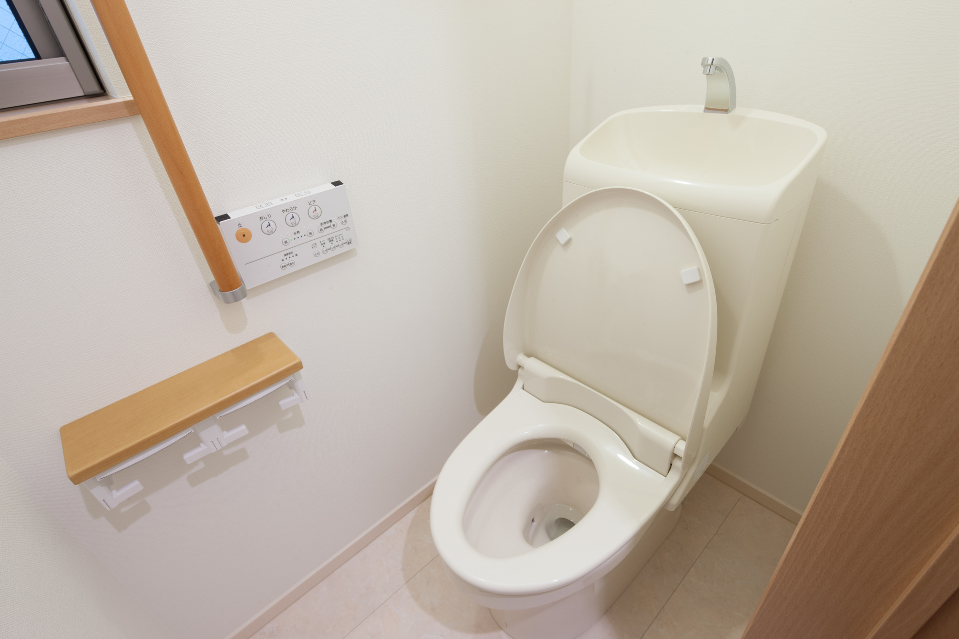 トイレの取り替え | 千葉県船橋のリフォームならトリキハウス